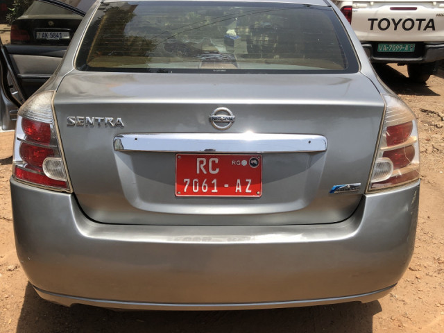 Nissan Sentra, Voitures, Conakry
