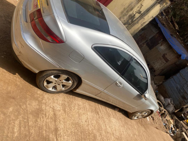 Mercedes-Benz Classe C, Voitures, Conakry