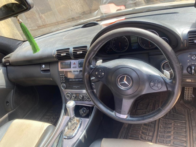 Mercedes-Benz Classe C, Voitures, Conakry