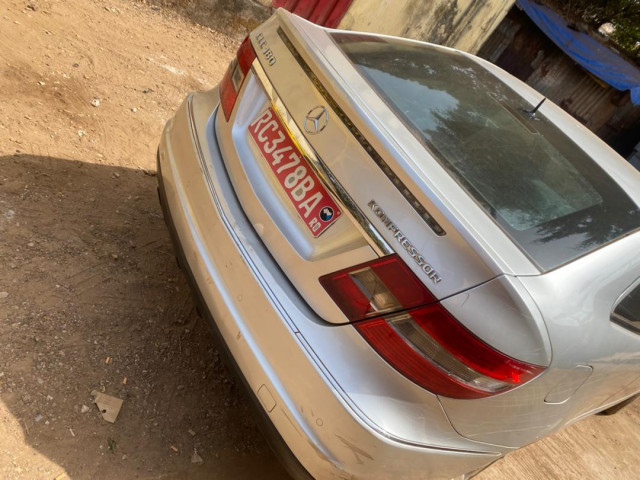Mercedes-Benz Classe C, Voitures, Conakry