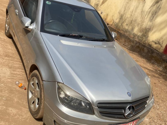 Mercedes-Benz Classe C, Voitures, Conakry