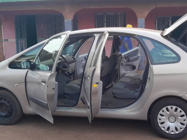Citroën Xsara Picasso, Voitures, Conakry