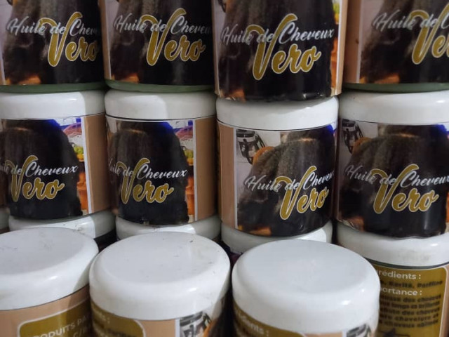 Différents Cosmétiques, Parfumerie - Cosmétique, Conakry