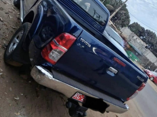 Toyota Hilux, Voitures, Conakry