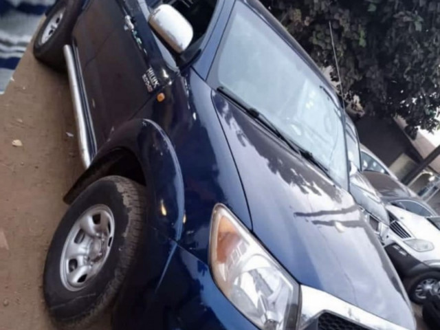 Toyota Hilux, Voitures, Conakry