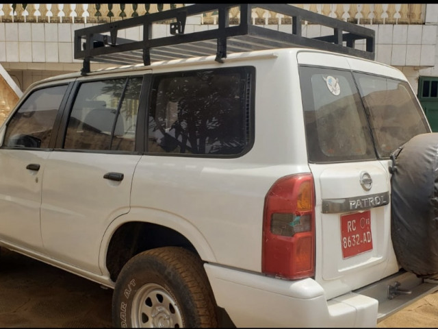 Nissan Patrol, Voitures, Conakry
