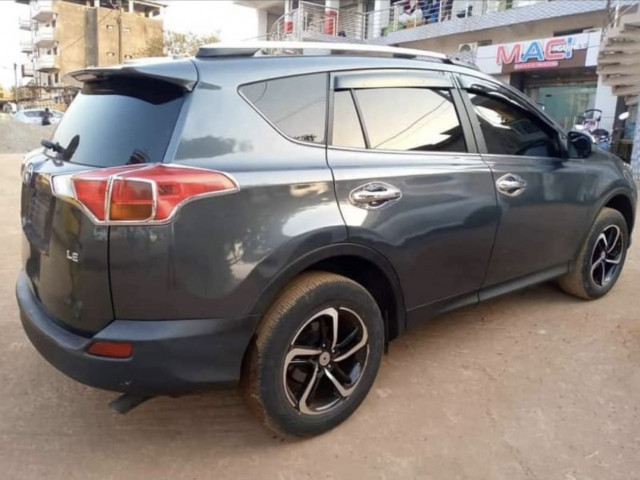 Toyota RAV4, Voitures, Conakry