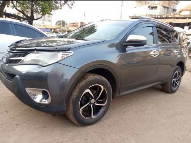 Toyota RAV4, Voitures, Conakry