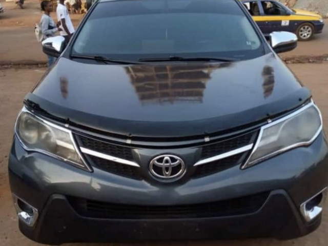 Toyota RAV4, Voitures, Conakry