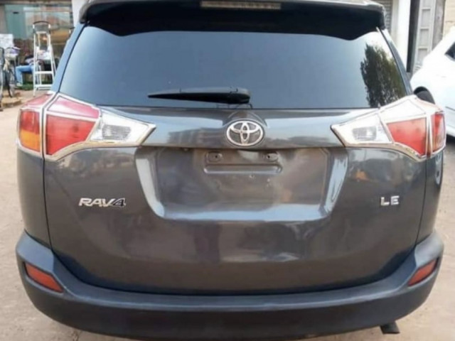 Toyota RAV4, Voitures, Conakry