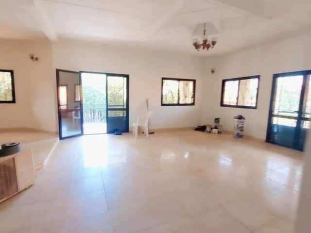 Bâtiment à Lambanyi, Maisons, Conakry