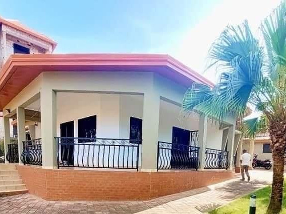 Bâtiment à Lambanyi, Maisons, Conakry
