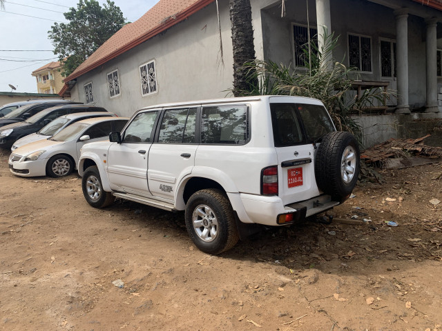 Nissan Patrol, Voitures, Conakry