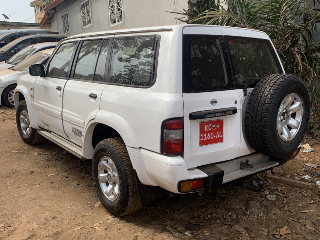 Nissan Patrol, Voitures, Conakry