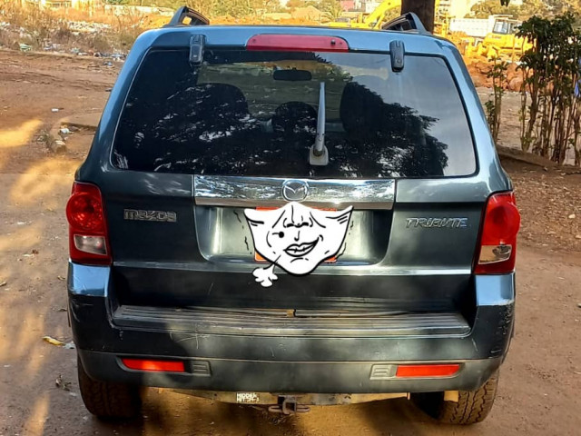 Mazda Tribute, Voitures, Conakry