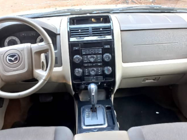 Mazda Tribute, Voitures, Conakry