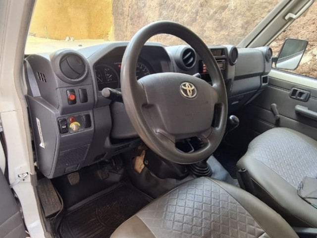 Toyota Land Cruiser, Voitures, Conakry