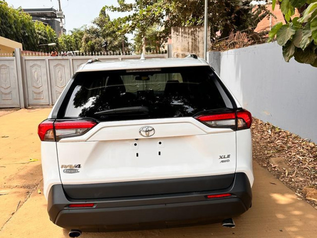 Toyota RAV4, Voitures, Conakry