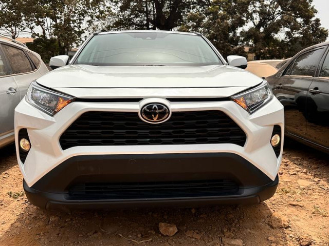 Toyota RAV4, Voitures, Conakry