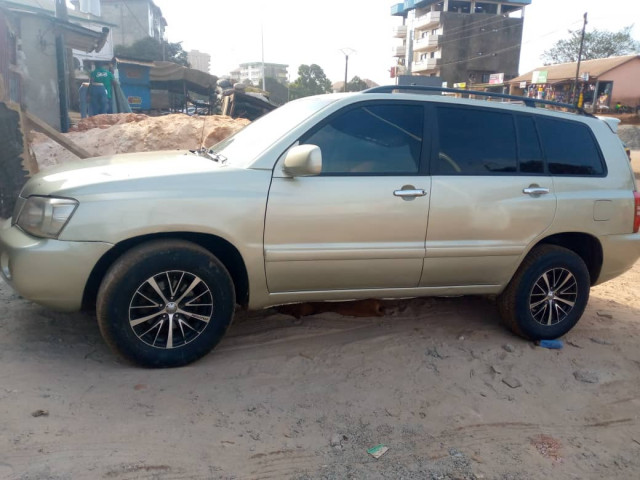 Toyota Highlander, Voitures, Conakry