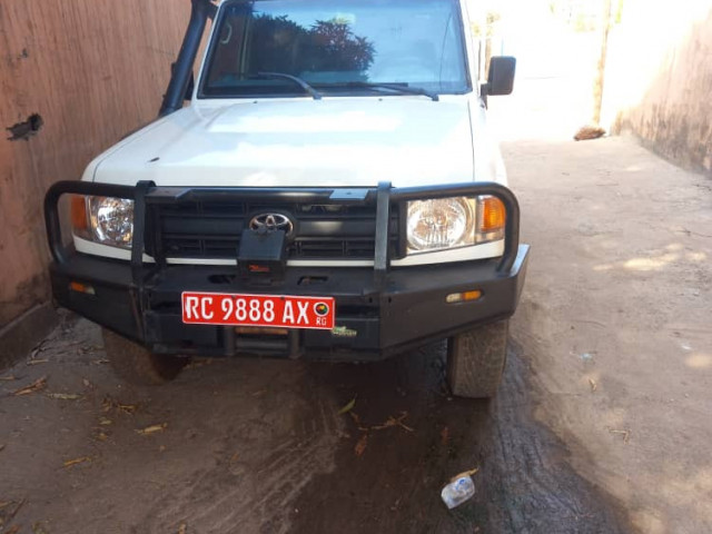 Toyota Land Cruiser, Voitures, Conakry