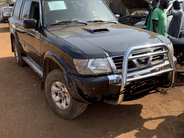 Nissan Patrol, Voitures, Conakry