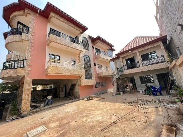 Bâtiment à Lambanyi, Maisons, Conakry