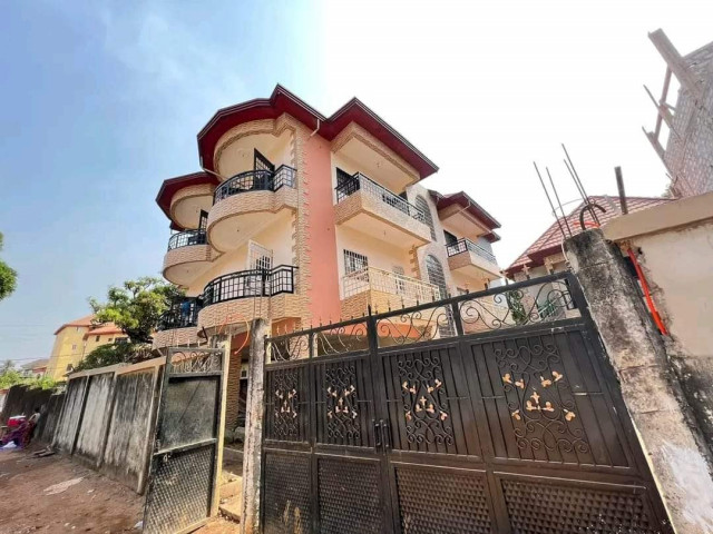 Bâtiment à Lambanyi, Maisons, Conakry