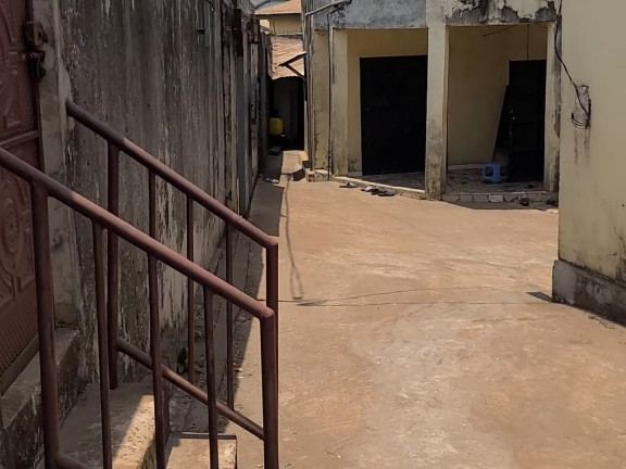Maison à Kaporo, Maisons, Conakry