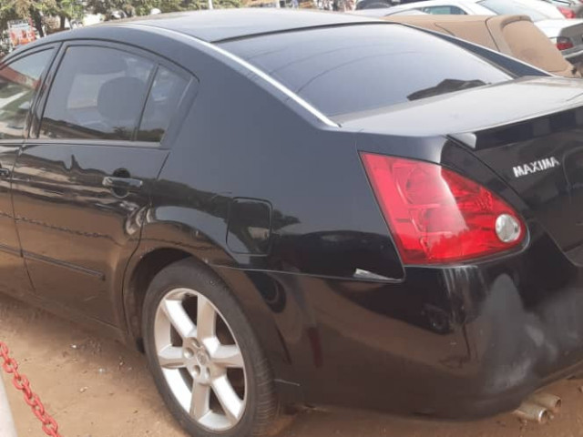 Nissan Maxima, Voitures, Conakry