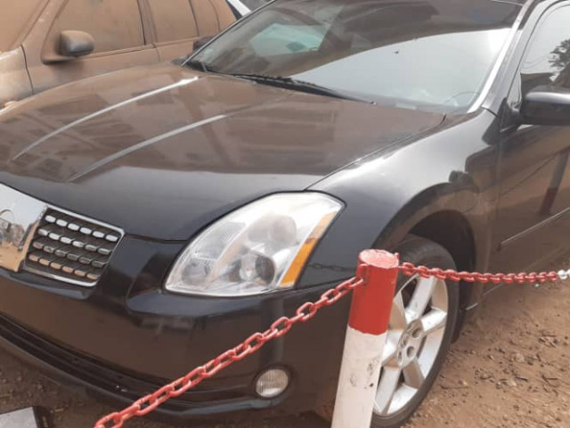 Nissan Maxima, Voitures, Conakry
