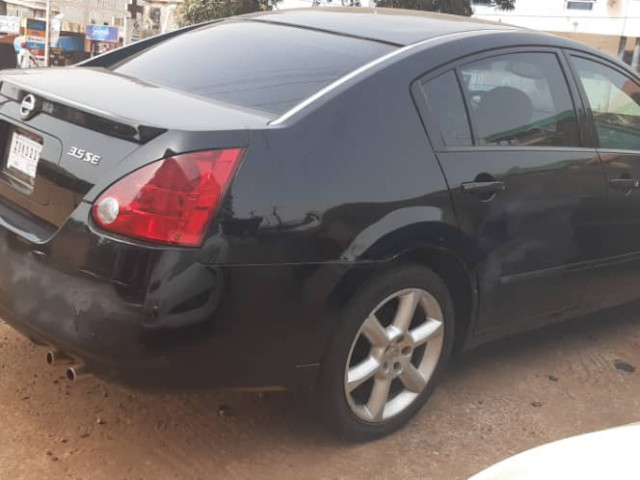 Nissan Maxima, Voitures, Conakry