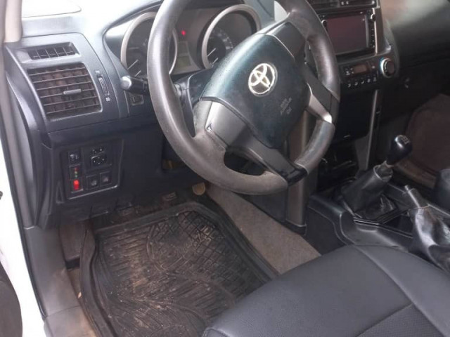 Toyota Land Cruiser Prado, Voitures, Conakry