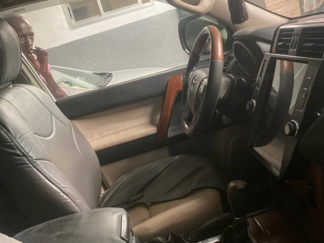 Toyota Land Cruiser, Voitures, Conakry