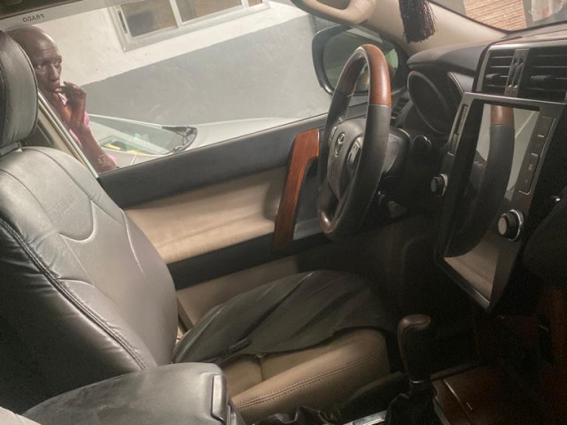 Toyota Land Cruiser, Voitures, Conakry