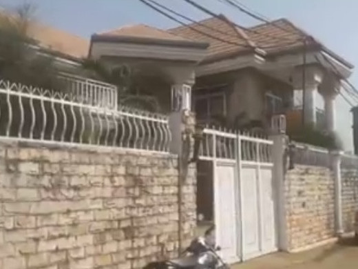 Bâtiment à Lambanyi, Maisons, Conakry