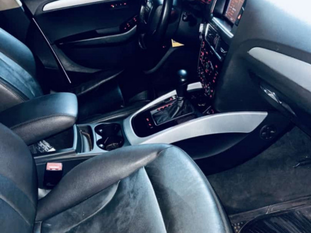 Audi Q5, Voitures, Conakry