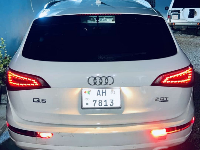 Audi Q5, Voitures, Conakry