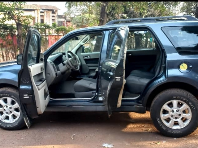 Mazda Tribute, Voitures, Conakry