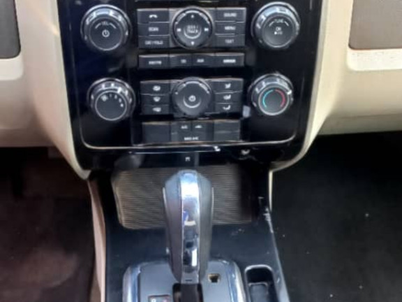Mazda Tribute, Voitures, Conakry
