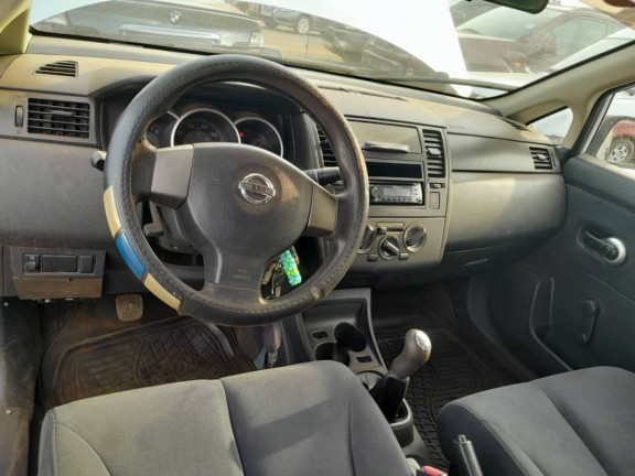 Nissan Versa, Voitures, Conakry