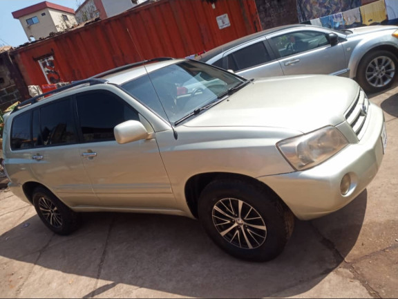 Toyota Highlander, Voitures, Conakry