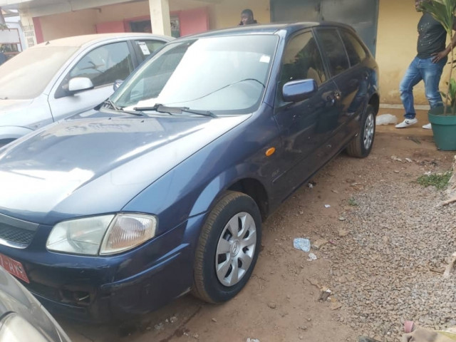 Mazda 323f, Voitures, Conakry