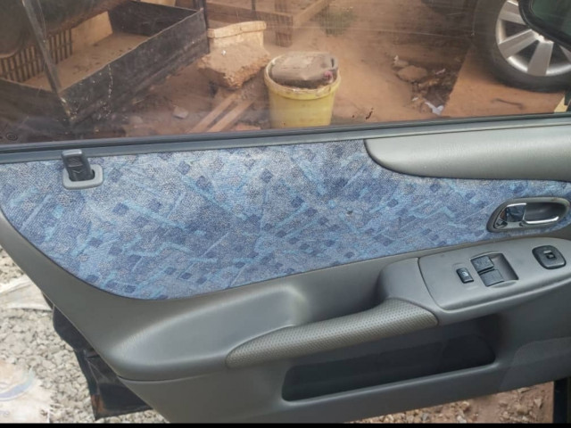 Mazda 323f, Voitures, Conakry