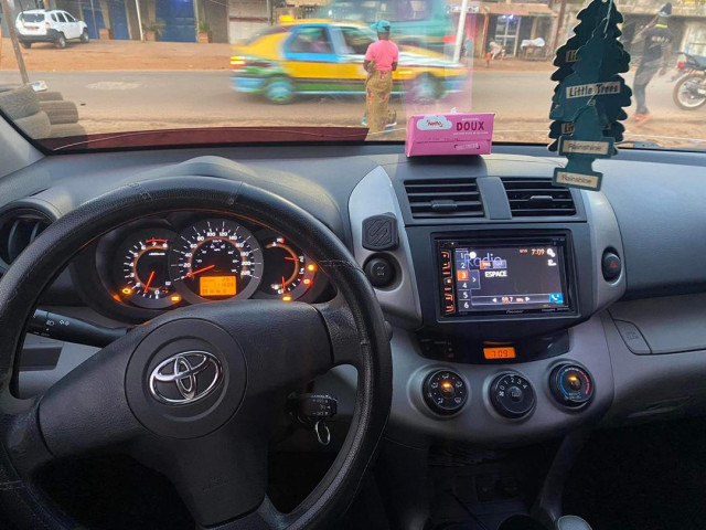 Toyota RAV4, Voitures, Conakry