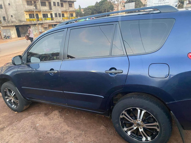 Toyota RAV4, Voitures, Conakry