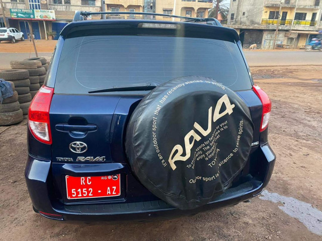 Toyota RAV4, Voitures, Conakry
