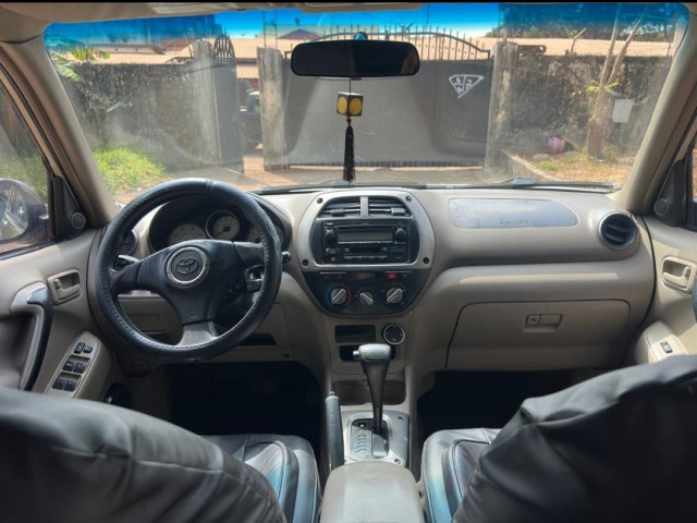 Toyota RAV4, Voitures, Conakry