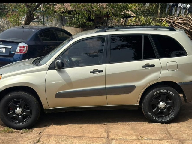 Toyota RAV4, Voitures, Conakry