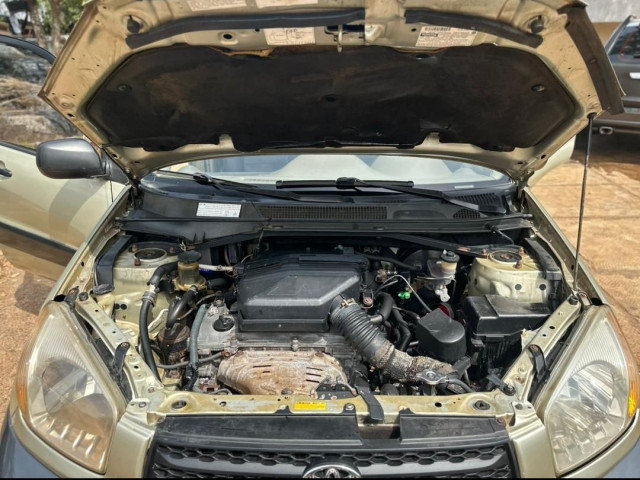 Toyota RAV4, Voitures, Conakry